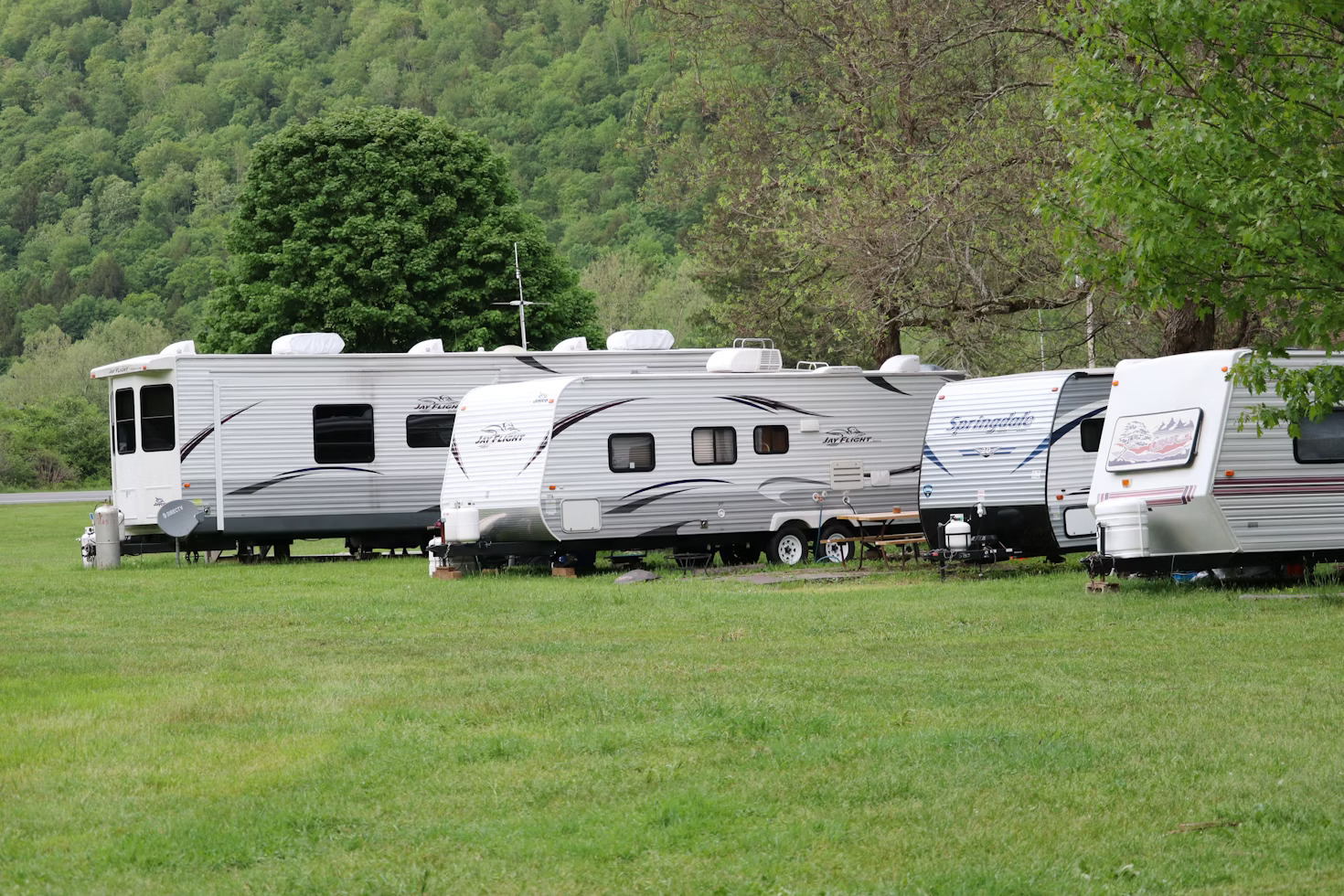 Trailer Tire Buying Guide- How to Select Tires That Fit Your Trailer’s Needs